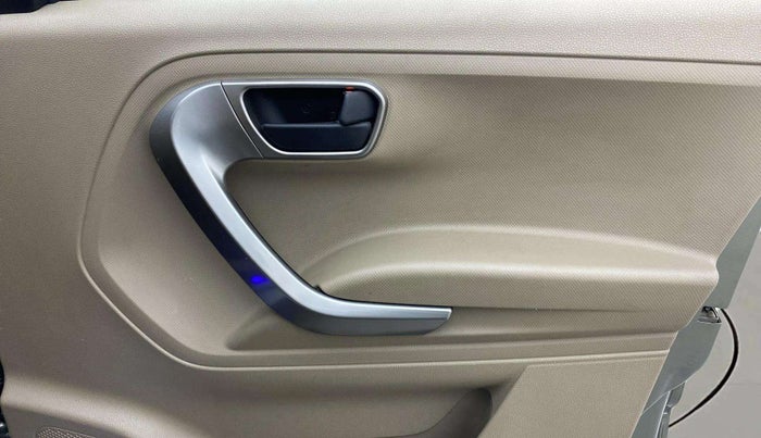 2022 Mahindra BOLERO NEO N 10, Diesel, Manual, 40,765 km, Driver Side Door Panels Control