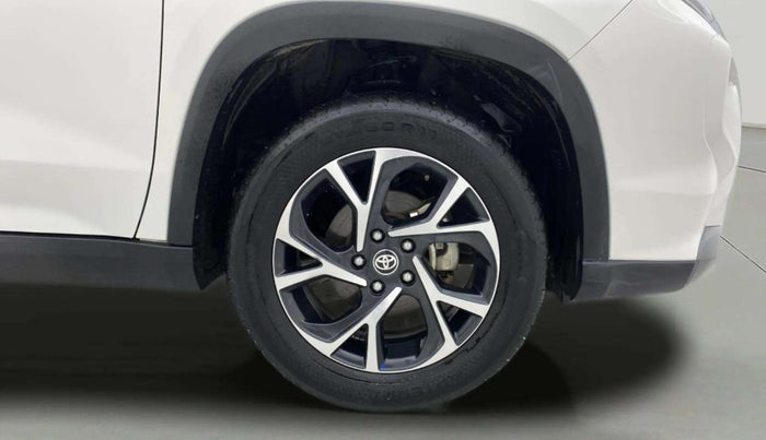 2023 Toyota URBAN CRUISER HYRYDER V NEO DRIVE, Petrol, Manual, 27,846 km, Right Front Wheel
