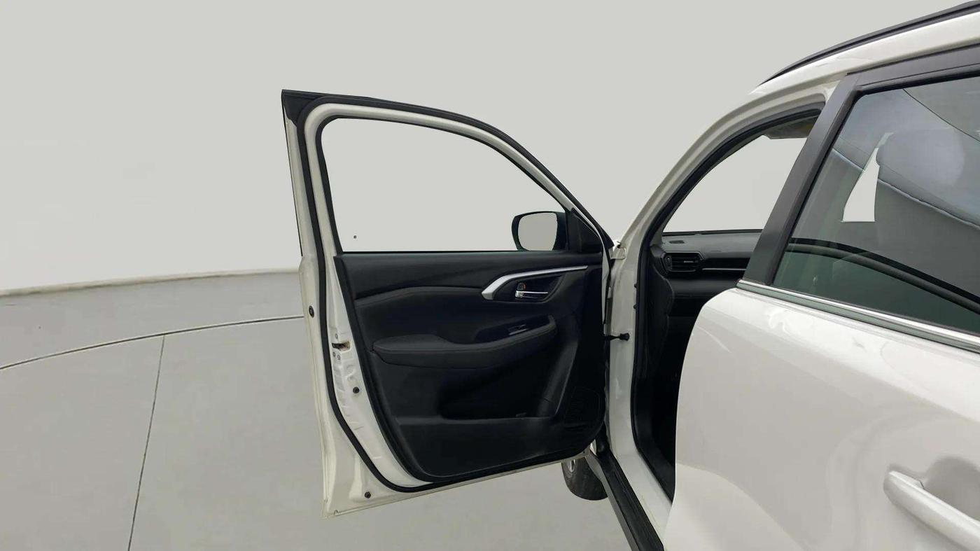 2023 Toyota URBAN CRUISER HYRYDER V NEO DRIVE, Petrol, Manual, 27,940 km, LHS Front Door