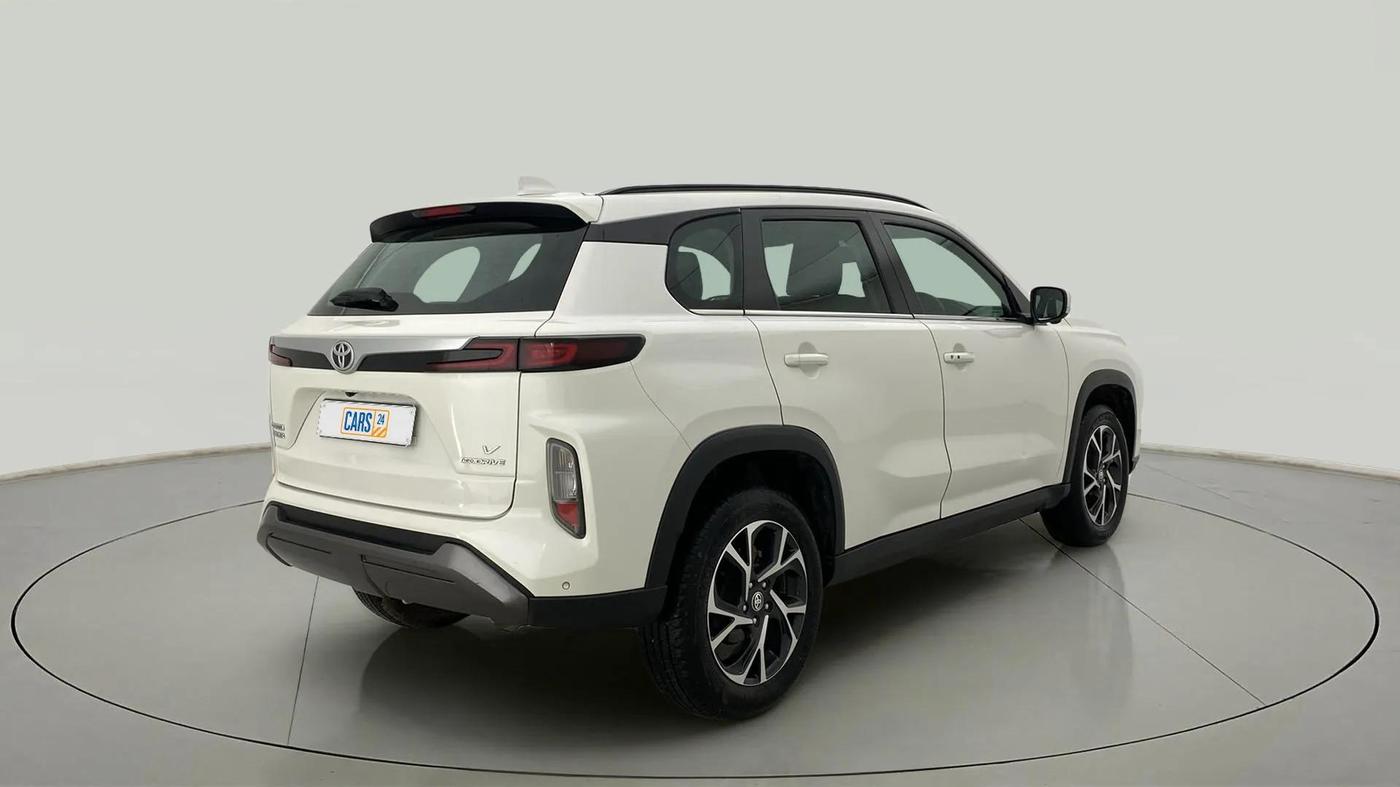 2023 Toyota URBAN CRUISER HYRYDER V NEO DRIVE, Petrol, Manual, 27,940 km, Right Back Diagonal