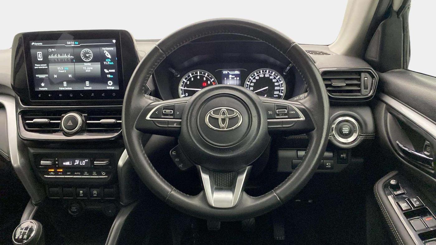 2023 Toyota URBAN CRUISER HYRYDER V NEO DRIVE, Petrol, Manual, 27,940 km, Steering Wheel Close Up