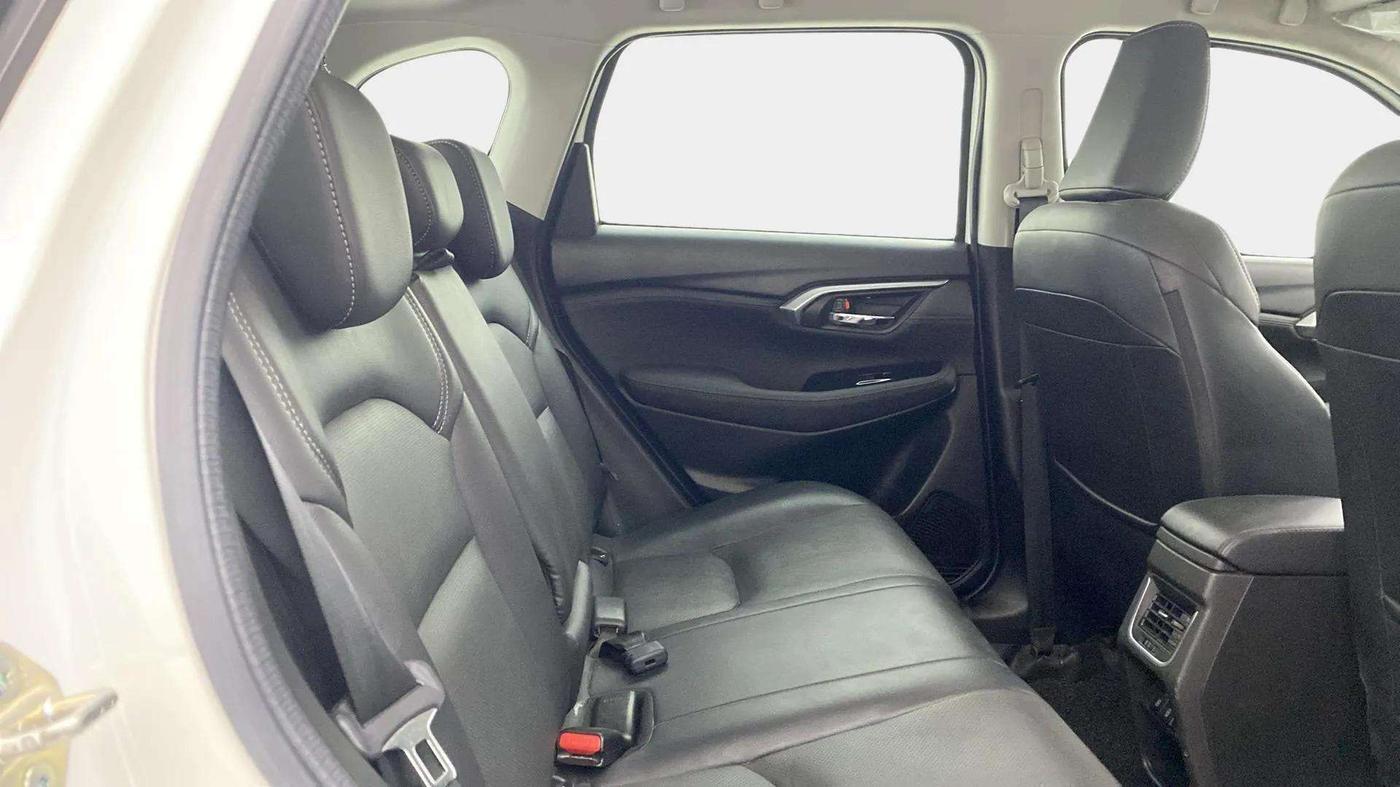 2023 Toyota URBAN CRUISER HYRYDER V NEO DRIVE, Petrol, Manual, 27,940 km, Right Side Rear Door Cabin