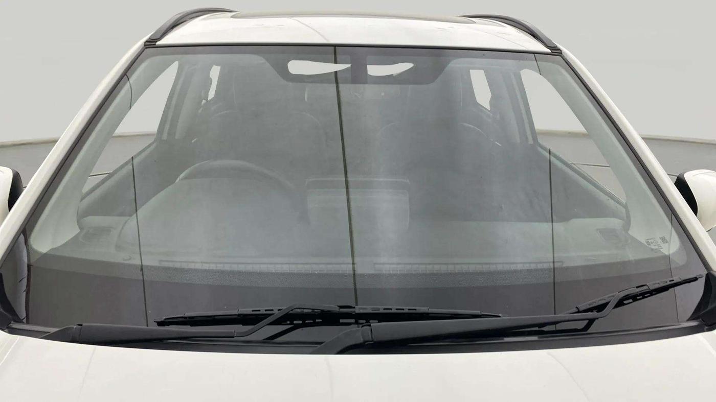 2023 Toyota URBAN CRUISER HYRYDER V NEO DRIVE, Petrol, Manual, 27,940 km, Front Windshield