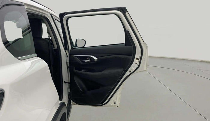 2023 Toyota URBAN CRUISER HYRYDER V NEO DRIVE, Petrol, Manual, 27,846 km, RHS Rear Door