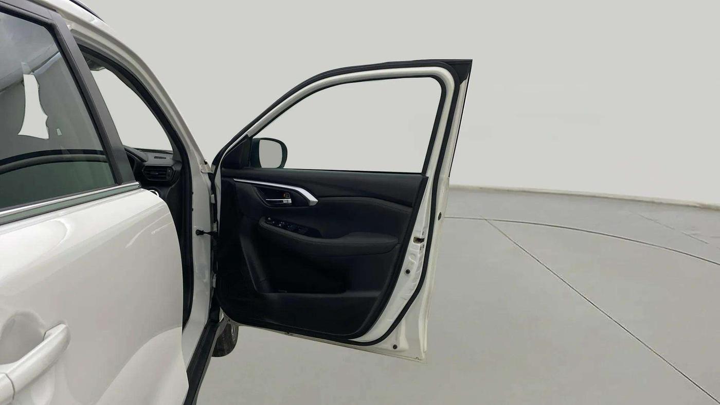 2023 Toyota URBAN CRUISER HYRYDER V NEO DRIVE, Petrol, Manual, 27,940 km, RHS Front Door