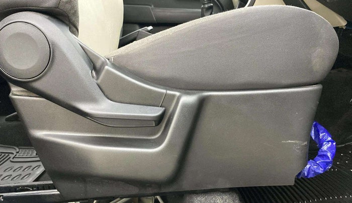2022 Maruti New Wagon-R VXI 1.0, Petrol, Manual, 44,101 km, Driver Side Adjustment Panel