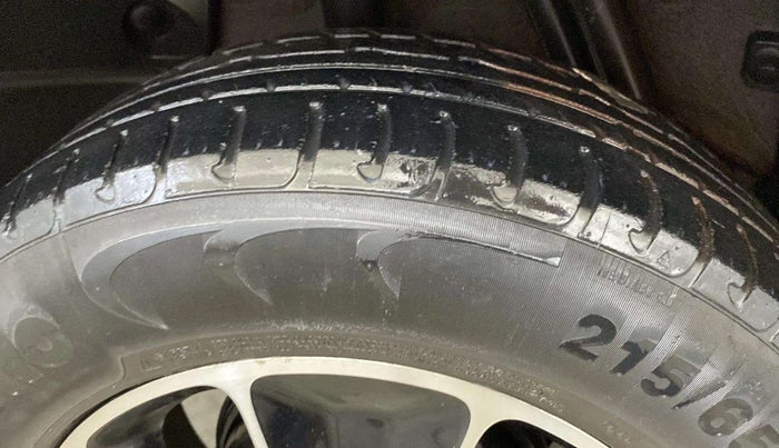 2017 Renault Duster RXS CVT, Petrol, Automatic, 52,640 km, Left Front Tyre Tread