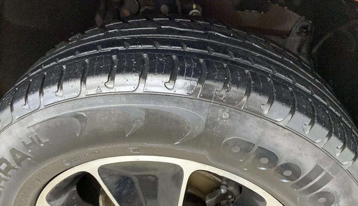 2017 Renault Duster RXS CVT, Petrol, Automatic, 52,640 km, Right Front Tyre Tread