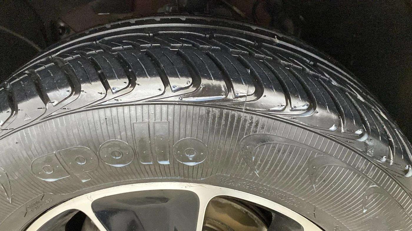 2017 Renault Duster RXS CVT, Petrol, Automatic, 52,640 km, Left Rear Tyre Tread
