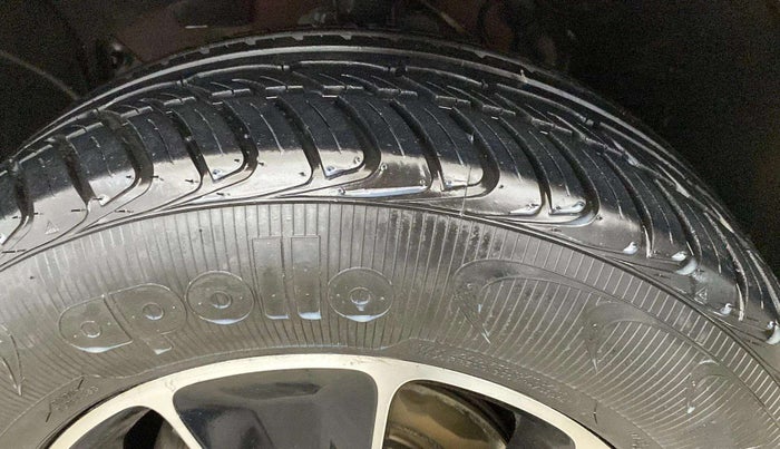 2017 Renault Duster RXS CVT, Petrol, Automatic, 52,640 km, Left Rear Tyre Tread