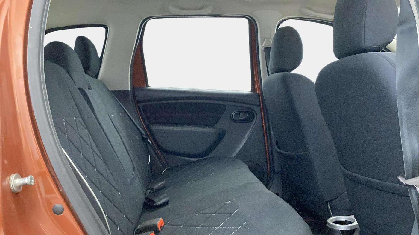 2017 Renault Duster RXS CVT, Petrol, Automatic, 52,640 km, Right Side Rear Door Cabin