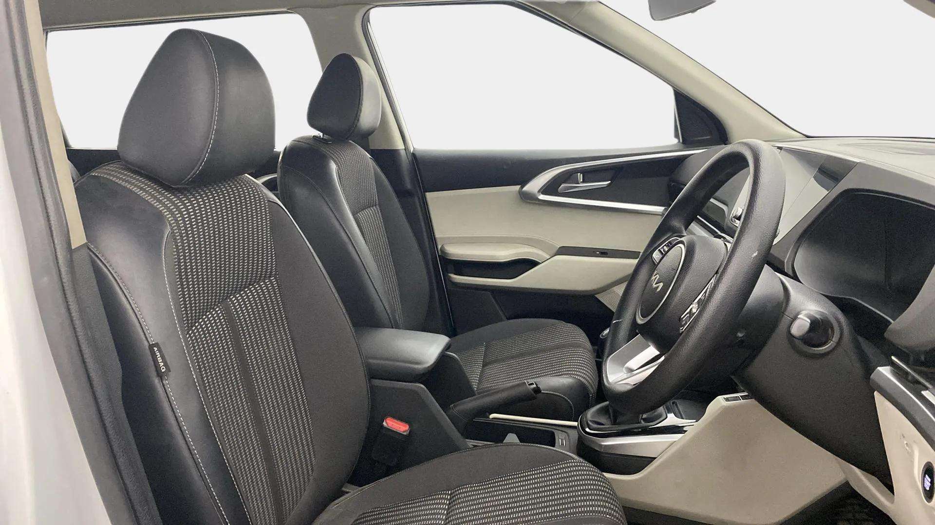 Front-Cabin-View