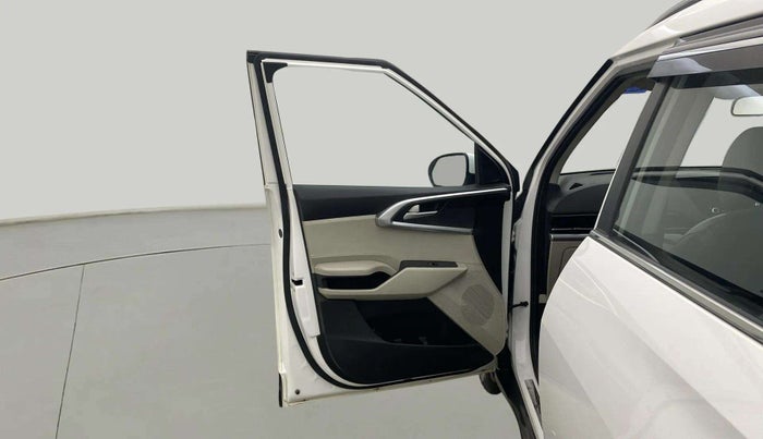 2022 KIA CARENS PRESTIGE PLUS 1.4 PETROL 7 STR, Petrol, Manual, 20,327 km, LHS Front Door