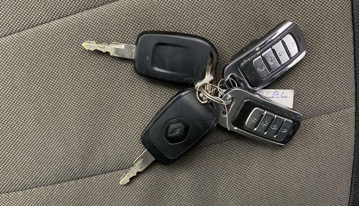 2015 Renault Kwid RXL, Petrol, Manual, 25,535 km, Key Close Up