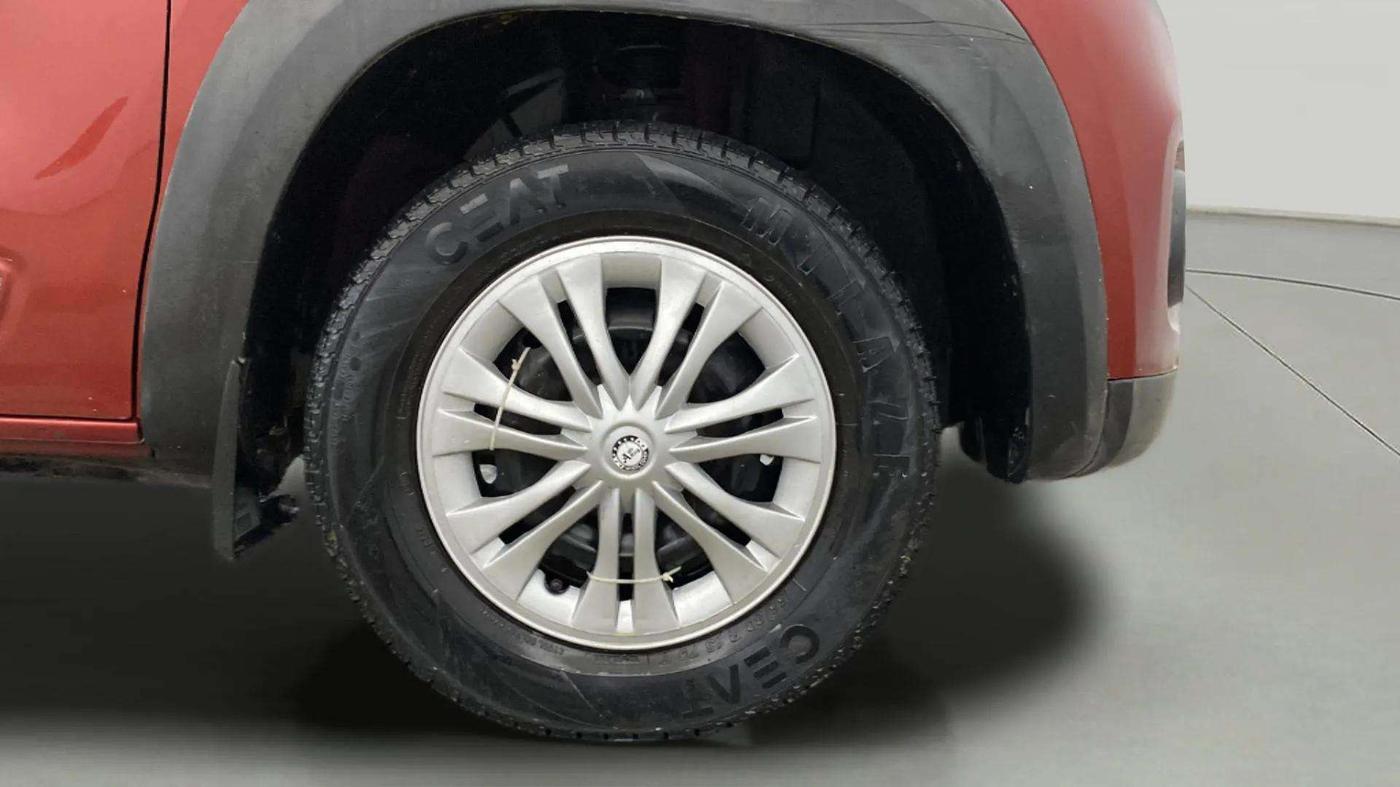 2015 Renault Kwid RXL, Petrol, Manual, 25,535 km, Right Front Wheel