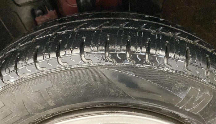 2015 Renault Kwid RXL, Petrol, Manual, 25,535 km, Left Rear Tyre Tread