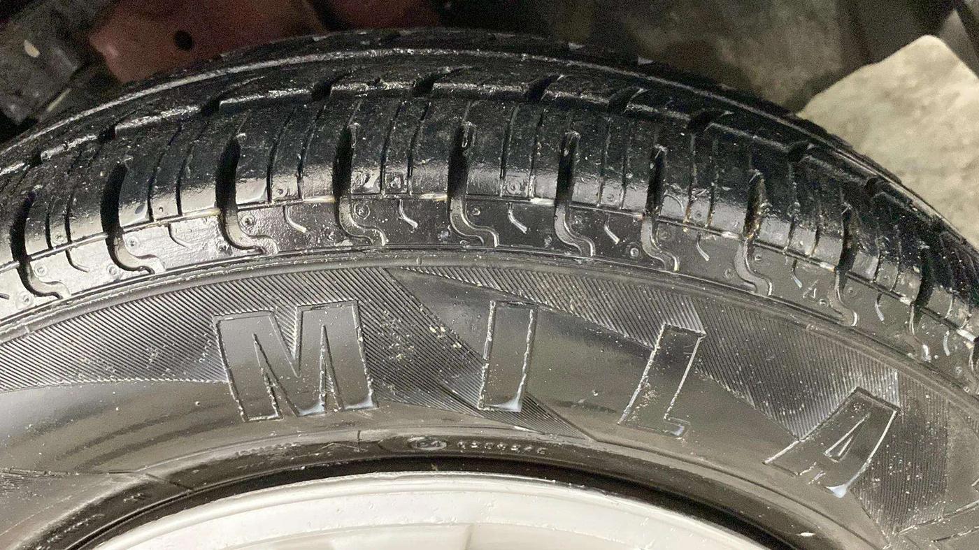 2015 Renault Kwid RXL, Petrol, Manual, 25,535 km, Right Front Tyre Tread
