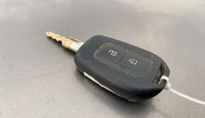 2018 Renault Kwid RXT 1.0 AMT (O), Petrol, Automatic, 41,863 km, Key Close Up