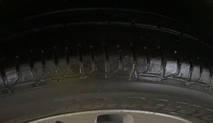 2017 Maruti Baleno ZETA PETROL 1.2, Petrol, Manual, 1,02,582 km, Right Rear Tyre Tread