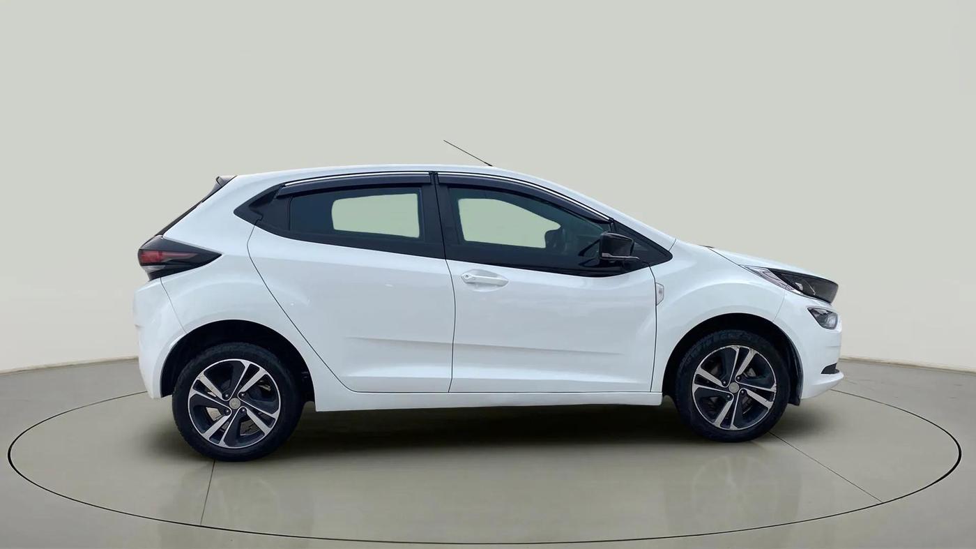 2023 Tata ALTROZ XZA PLUS, Petrol, Automatic, 14,704 km, Right Side View