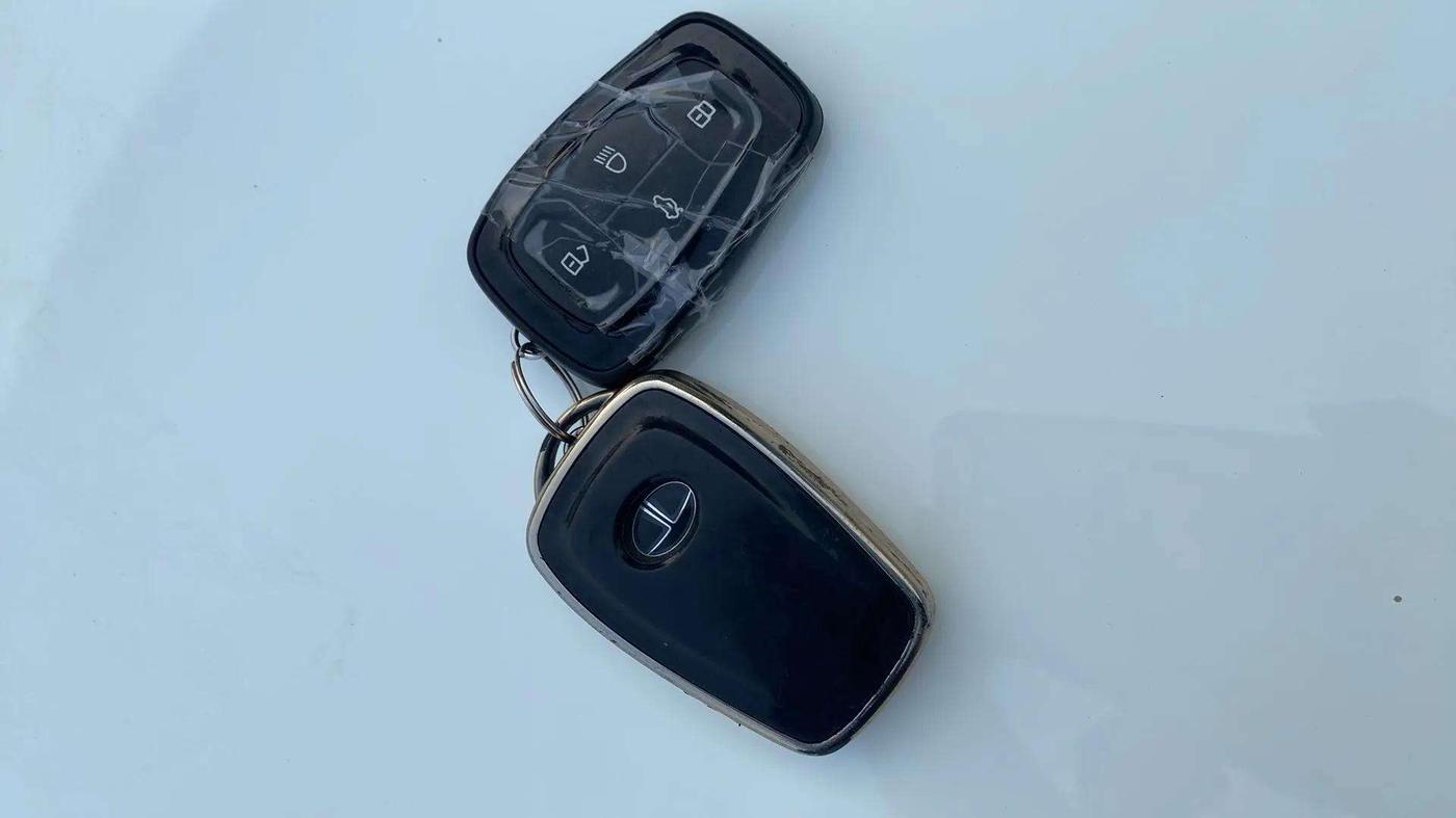 2023 Tata ALTROZ XZA PLUS, Petrol, Automatic, 14,704 km, Key Close Up