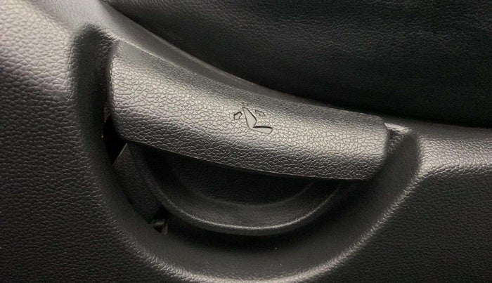 2019 Hyundai Grand i10 MAGNA 1.2 KAPPA VTVT, Petrol, Manual, 38,684 km, Driver Side Adjustment Panel