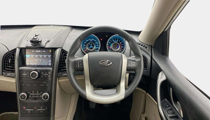 2016 Mahindra XUV500 W8, Diesel, Manual, 48,563 km, Steering Wheel Close Up