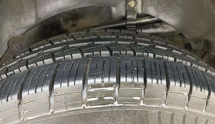 2016 Mahindra XUV500 W8, Diesel, Manual, 48,563 km, Right Rear Tyre Tread