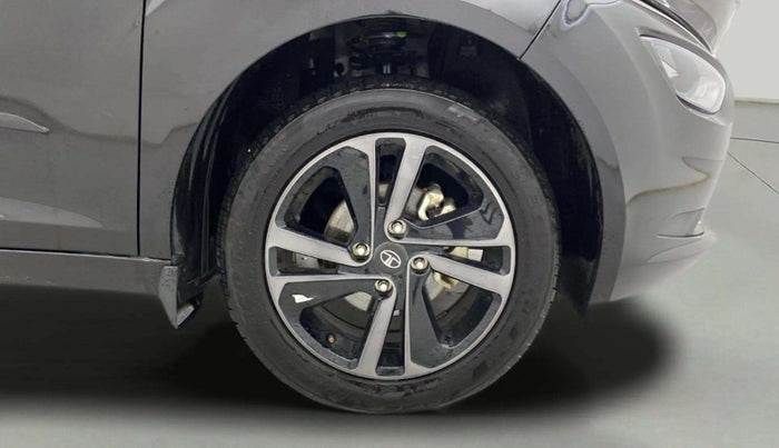 2024 Tata ALTROZ  XZA Plus Sunroof Dark Edition, Petrol, Automatic, 14,084 km, Right Front Wheel