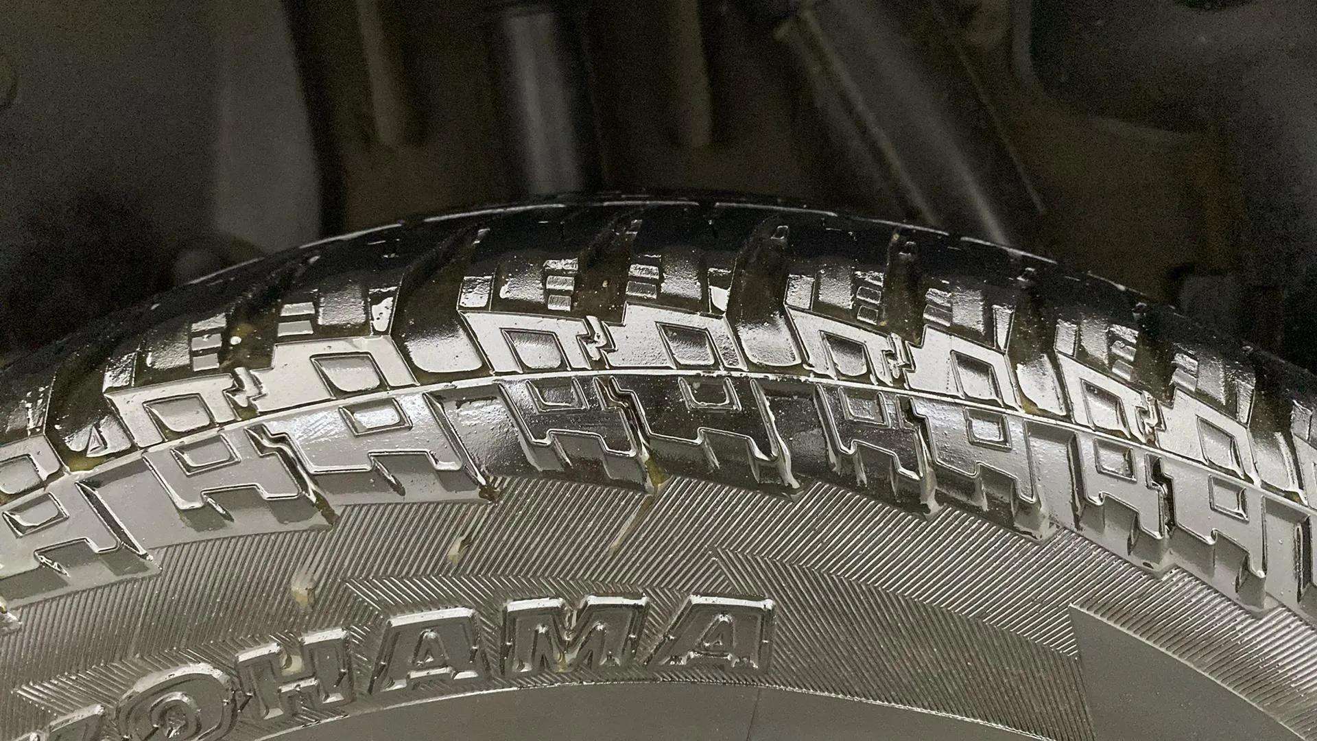 RHS-Rear-Tyre-Tread-19