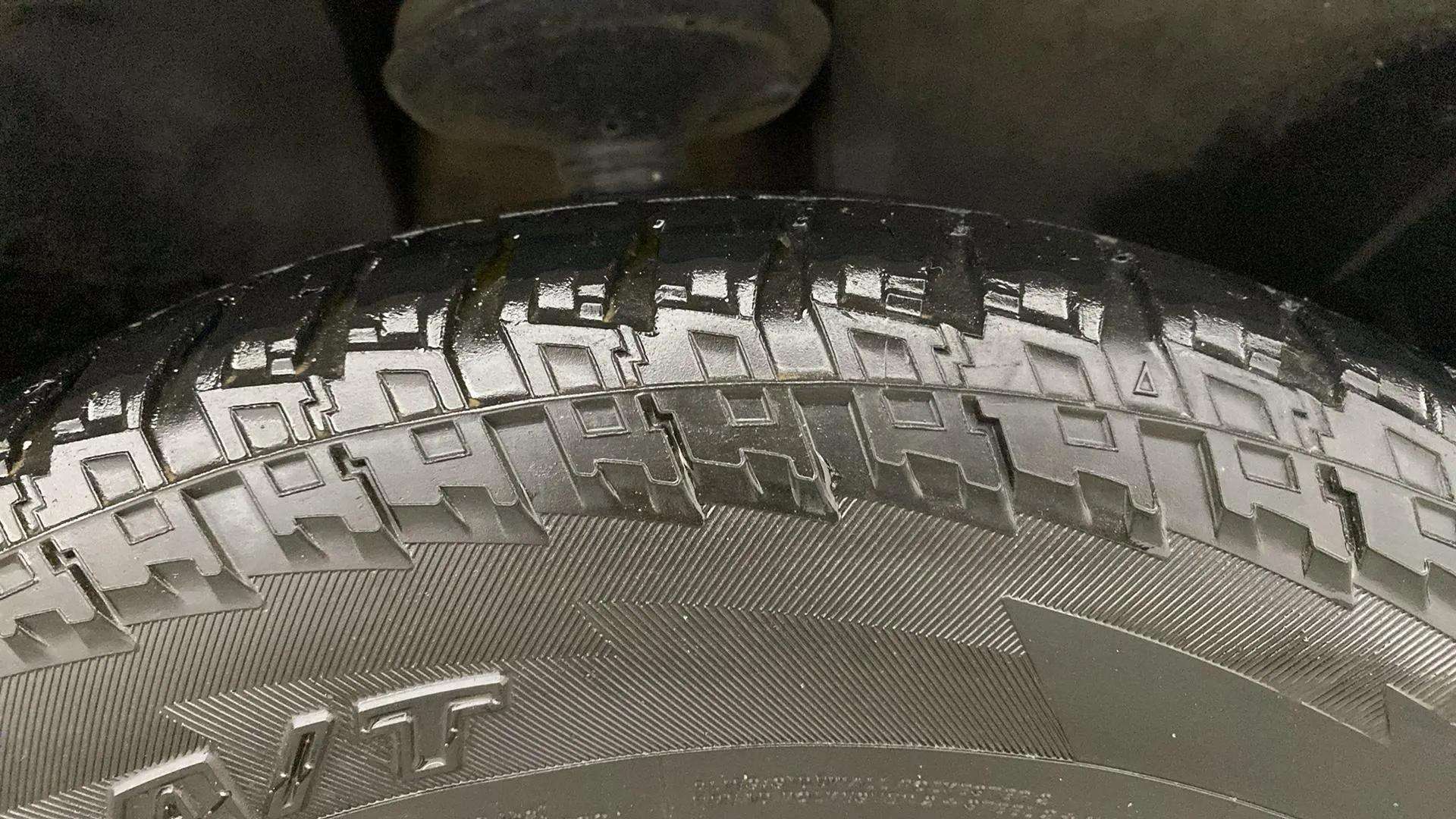 RHS-Front-Tyre-Tread-18