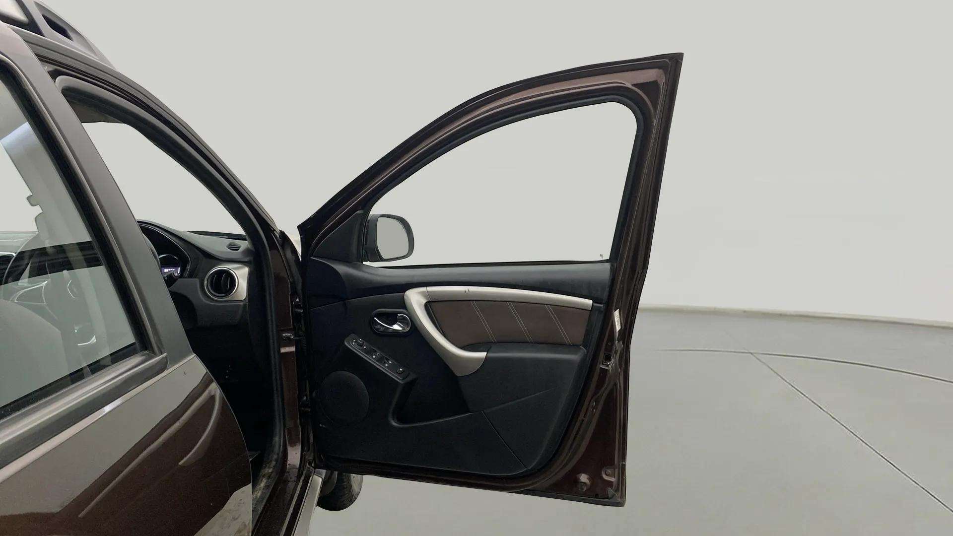 RHS-Front-Door-Open-32