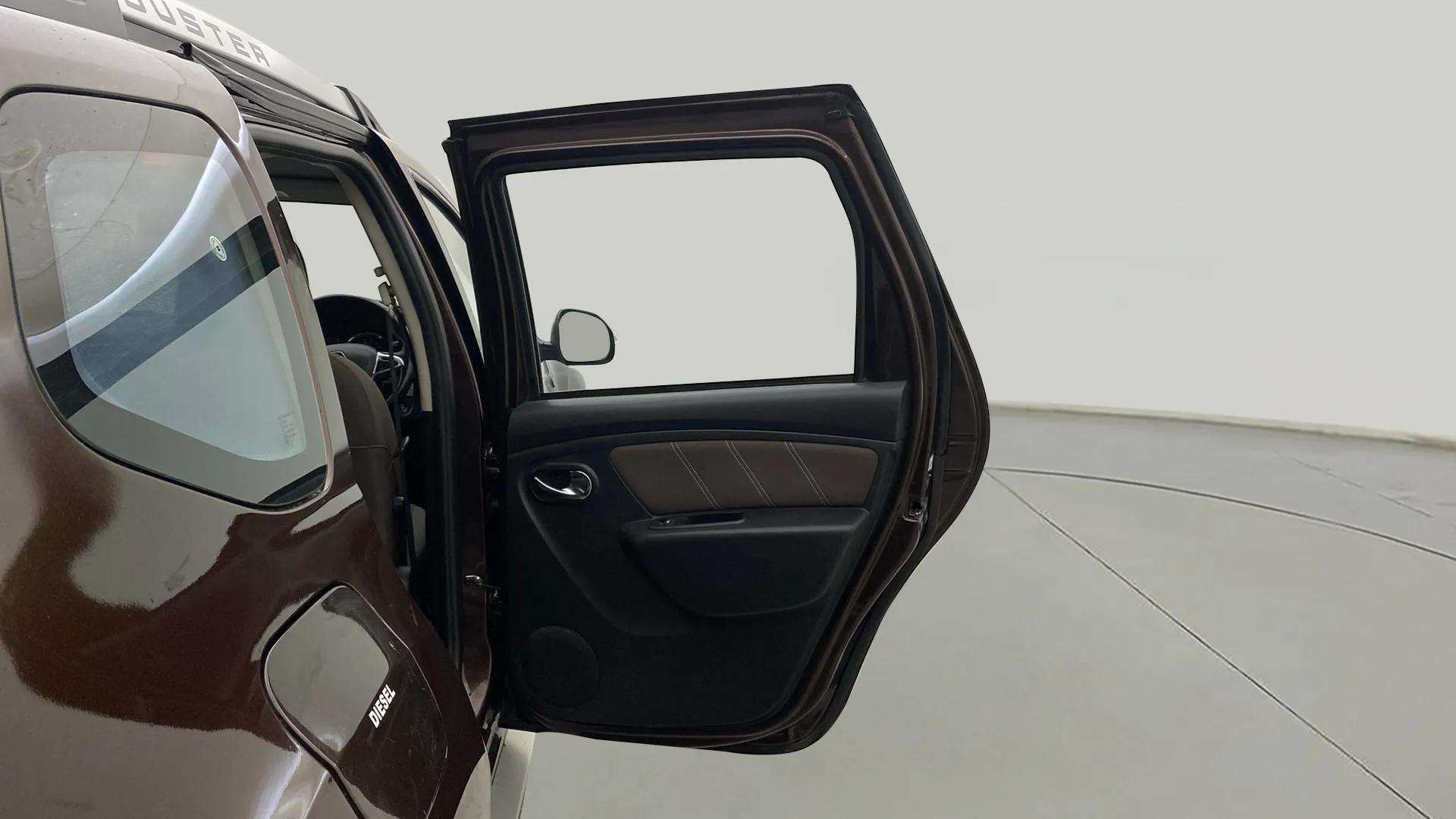 RHS-Rear-Door-Open-33
