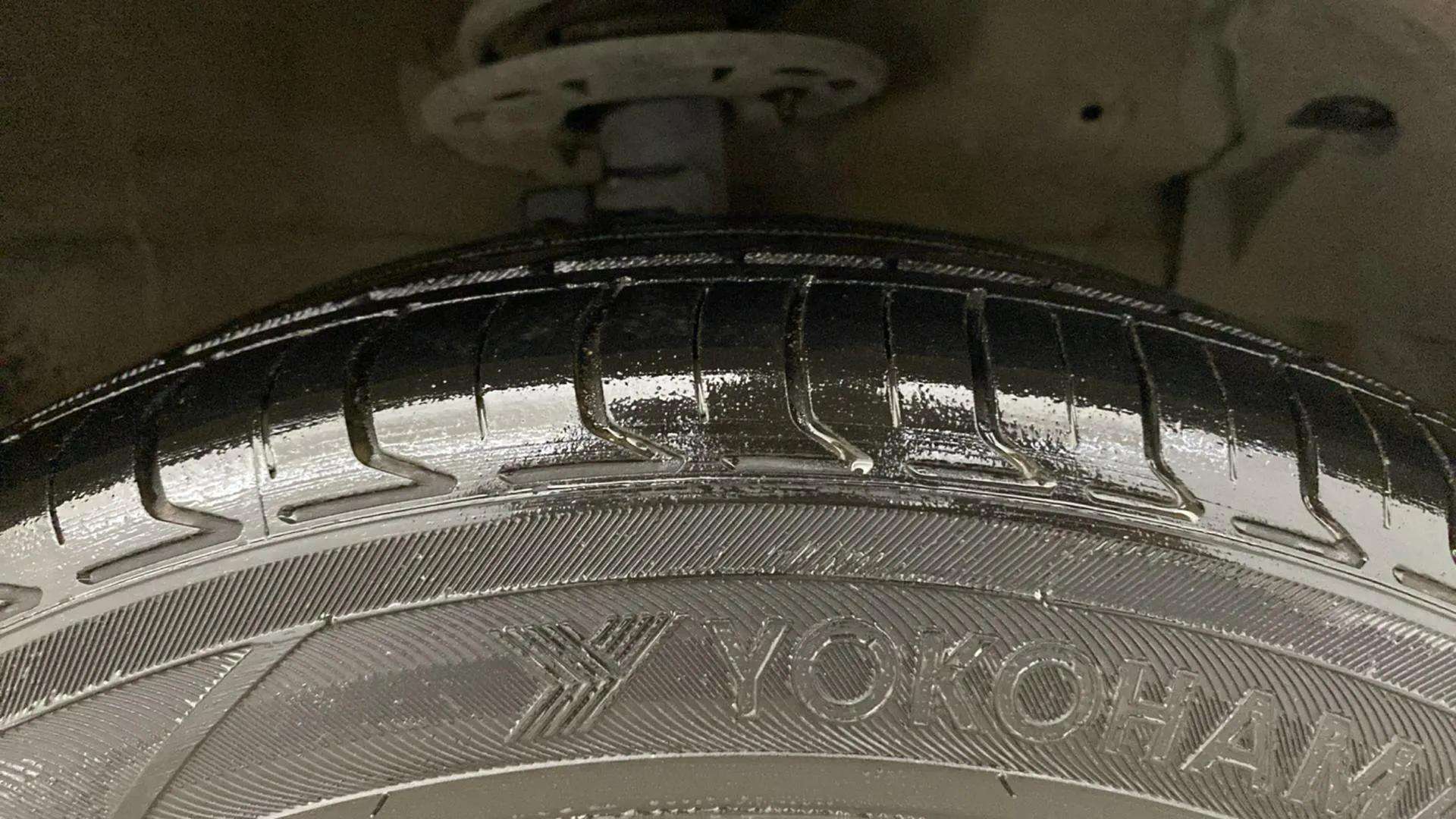 RHS-Front-Tyre-Tread-18