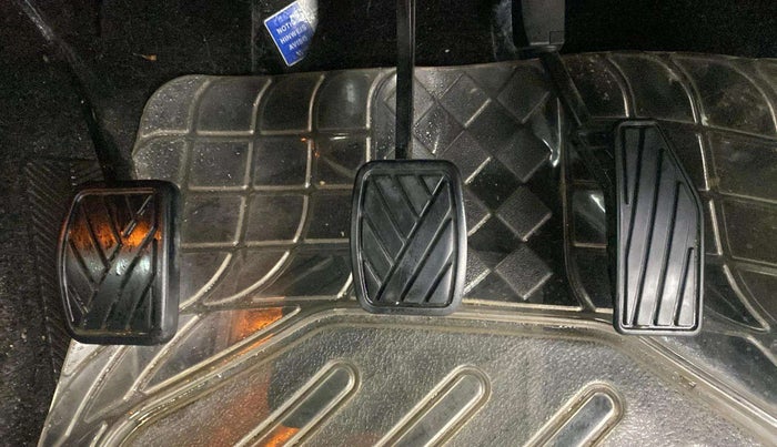 2020 Toyota Glanza V, Petrol, Manual, 17,168 km, Pedals