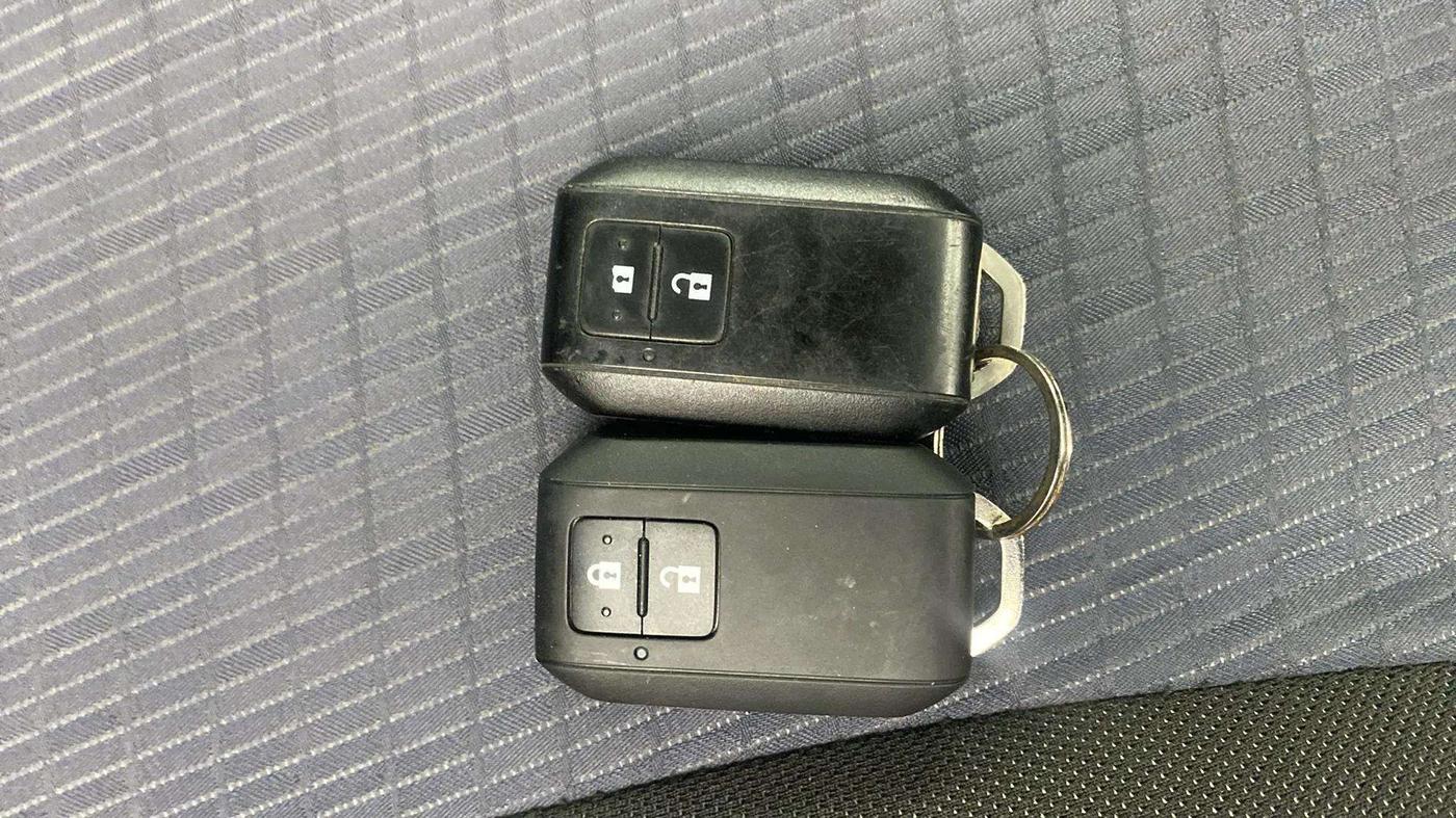 2020 Toyota Glanza V, Petrol, Manual, 17,297 km, Key Close Up