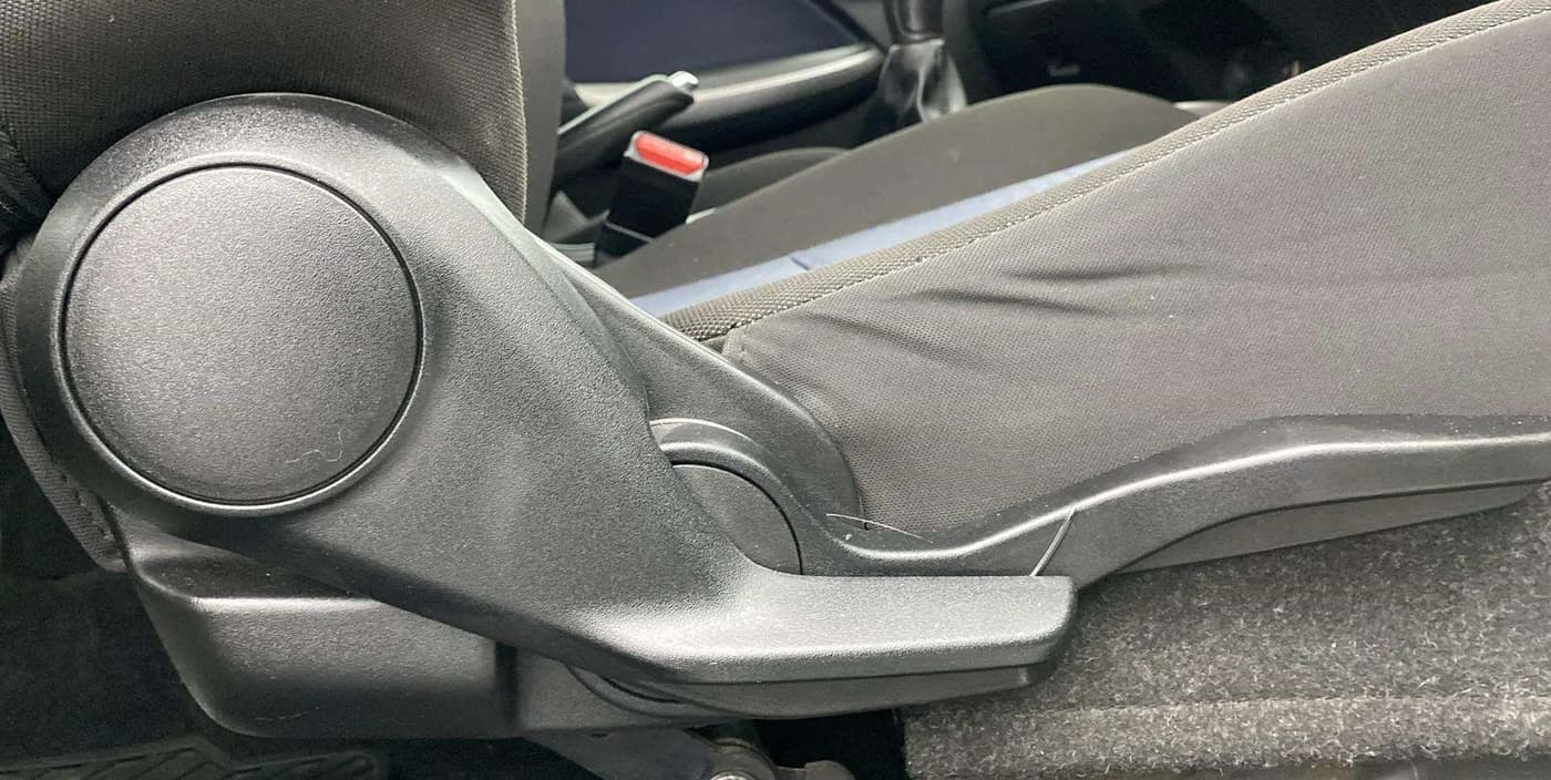 2020 Toyota Glanza V, Petrol, Manual, 17,297 km, Driver Side Adjustment Panel