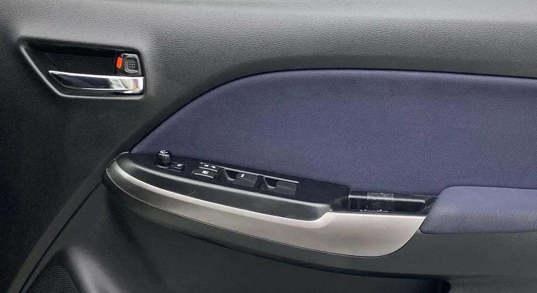 2020 Toyota Glanza V, Petrol, Manual, 17,297 km, Driver Side Door Panels Control
