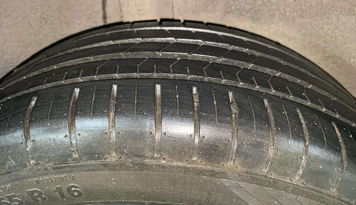 2019 Maruti Baleno ZETA PETROL 1.2, Petrol, Manual, 73,314 km, Right Rear Tyre Tread