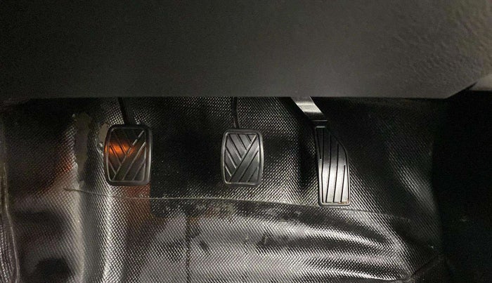 2022 Maruti Grand Vitara ZETA SMART HYBRID, Petrol, Manual, 56,470 km, Pedals