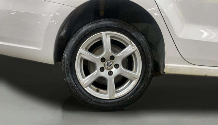 2013 Volkswagen Vento HIGHLINE 1.6 MPI, Petrol, Manual, 59,856 km, Right Rear Wheel