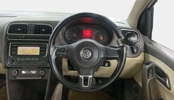 2013 Volkswagen Vento HIGHLINE 1.6 MPI, Petrol, Manual, 59,856 km, Steering Wheel Close Up