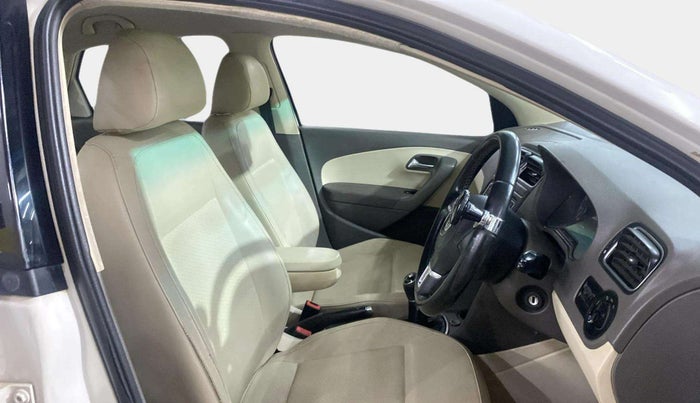 2013 Volkswagen Vento HIGHLINE 1.6 MPI, Petrol, Manual, 59,856 km, Right Side Front Door Cabin