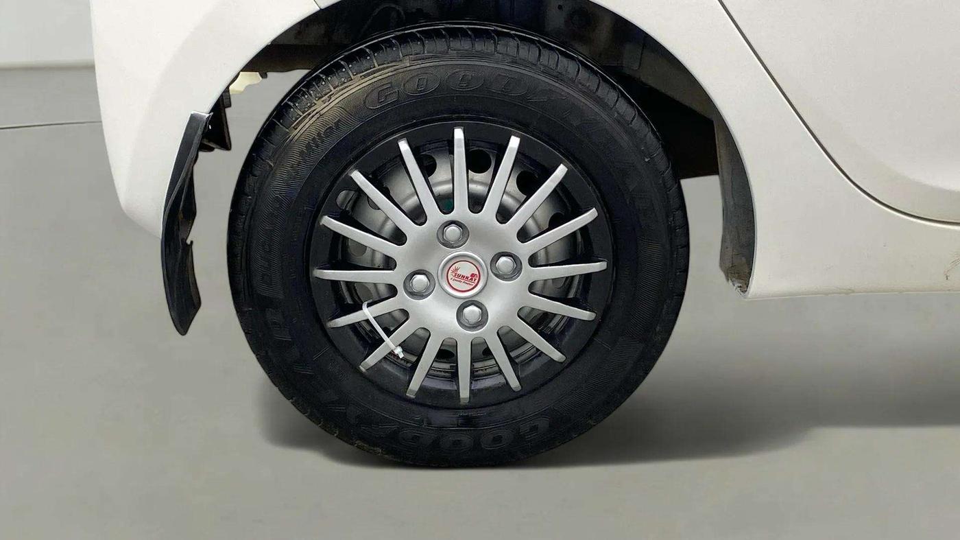 2013 Hyundai Eon D-LITE+, Petrol, Manual, 42,916 km, Right Rear Wheel
