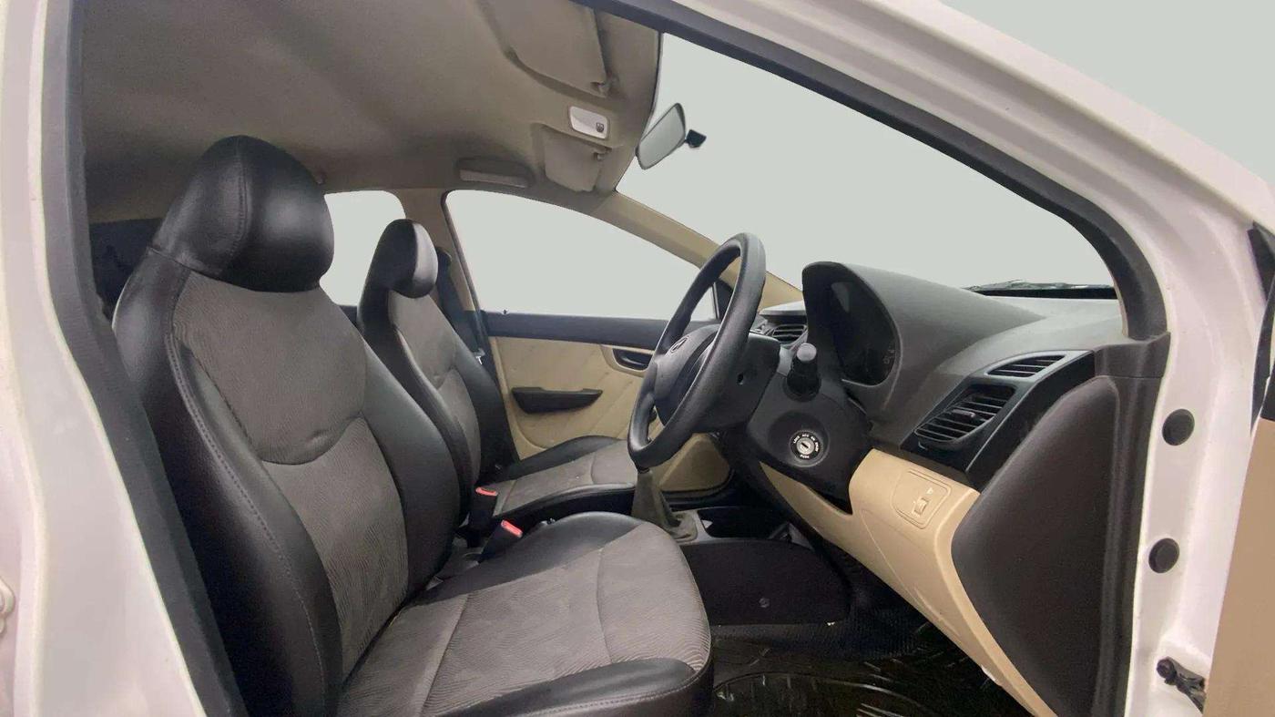 2013 Hyundai Eon D-LITE+, Petrol, Manual, 42,916 km, Right Side Front Door Cabin