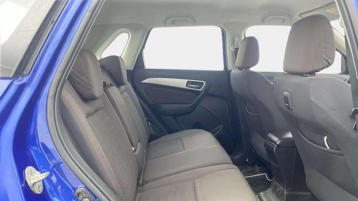 2021 Toyota URBAN CRUISER PREMIUM GRADE MT DUAL TONE, Petrol, Manual, 38,133 km, Right Side Rear Door Cabin