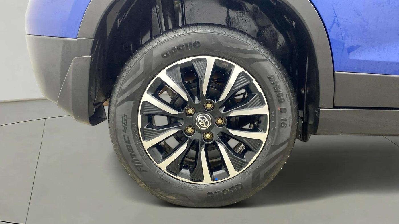 2021 Toyota URBAN CRUISER PREMIUM GRADE MT DUAL TONE, Petrol, Manual, 38,133 km, Right Rear Wheel