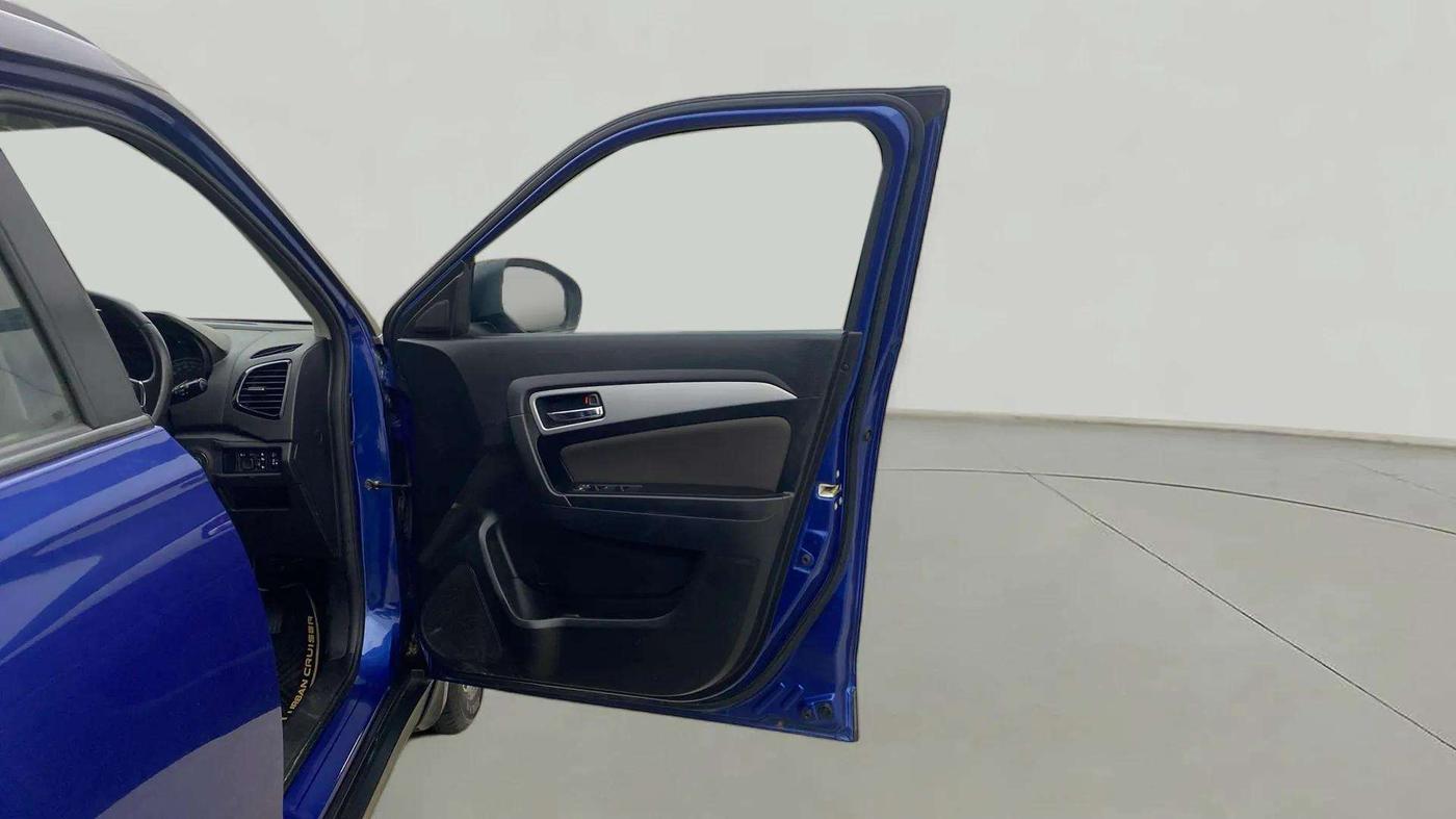 2021 Toyota URBAN CRUISER PREMIUM GRADE MT DUAL TONE, Petrol, Manual, 38,133 km, RHS Front Door