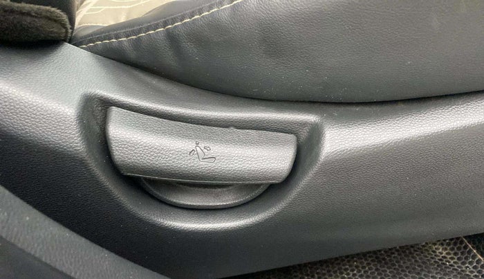 2018 Hyundai Grand i10 SPORTZ AT 1.2 KAPPA VTVT, Petrol, Automatic, 27,491 km, Driver Side Adjustment Panel