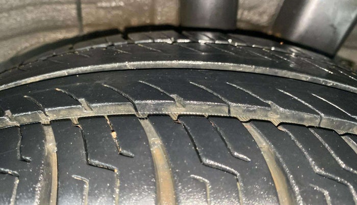 2018 Hyundai Grand i10 SPORTZ AT 1.2 KAPPA VTVT, Petrol, Automatic, 27,491 km, Left Rear Tyre Tread